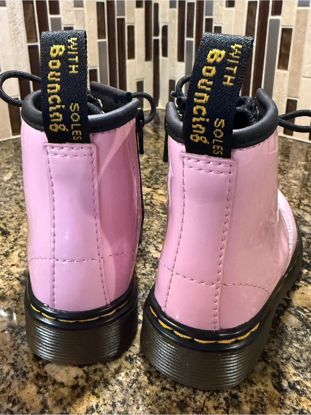 Dr. Doc Martens 1460T Toddler Kids Pink Patent Leather Combat Ankle Boots Sz 7